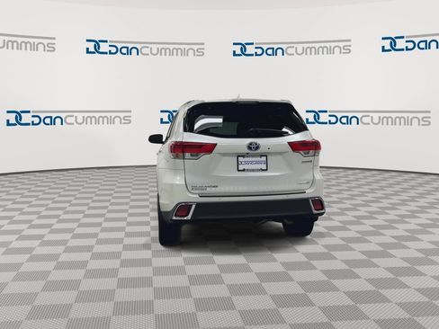 Used 2019 Toyota Highlander Limited Platinum AWD/4WD image 7