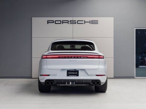 Certified 2026 Porsche Cayenne Coupe AWD/4WD image 6