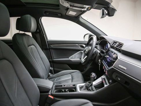 Used 2022 Audi Q3 2.0T Premium w/ Convenience Package AWD/4WD image 18