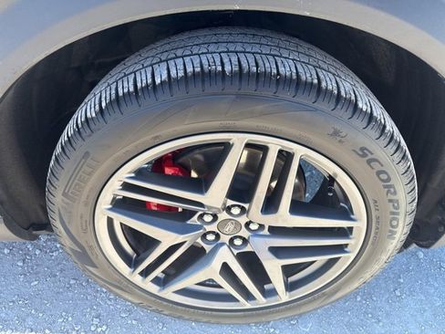 Used 2025 Ford Explorer ST-Line w/ ST-Line Street Pack image 29