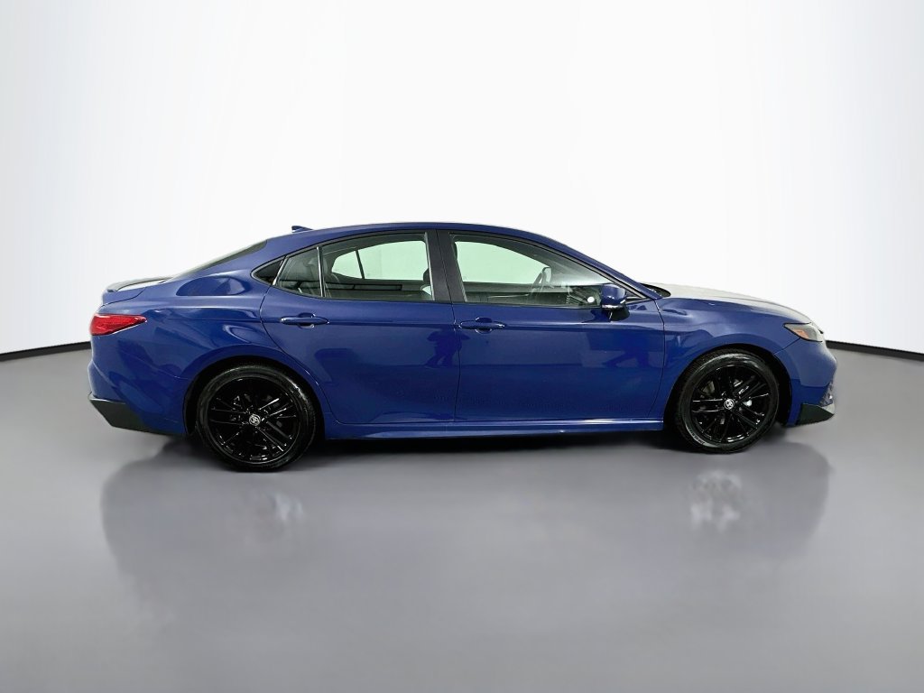 Used 2025 Toyota Camry SE FWD image 4