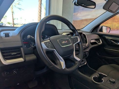 Used 2024 GMC Terrain SLE FWD image 9