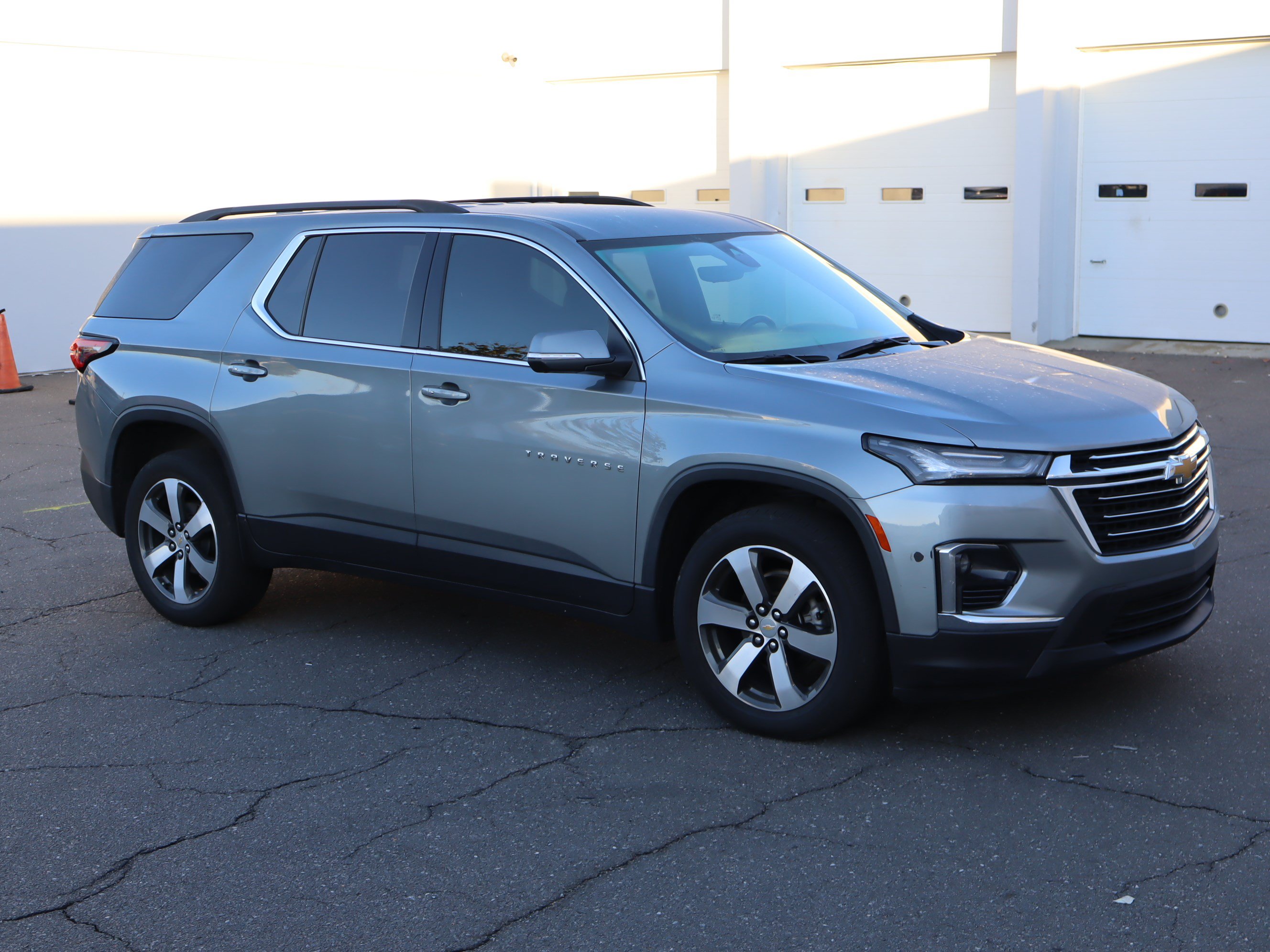 Used 2023 Chevrolet Traverse LT w/ LT Premium Package FWD image 13