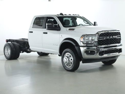 Used 2024 RAM 4500 SLT w/ Quick Order Package 2YG SLT image 9