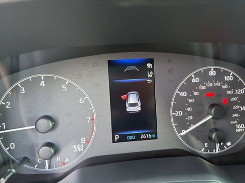 Used 2024 Toyota Corolla Cross LE image 13