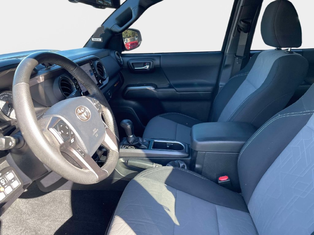 Used 2020 Toyota Tacoma TRD Sport AWD/4WD image 22