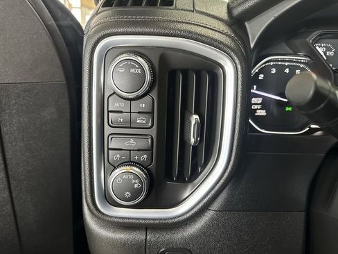 Certified 2022 GMC Sierra 1500 SLE image 17