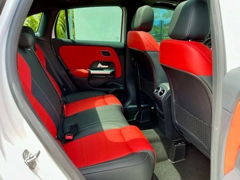 Used 2025 Mercedes-Benz GLA 35 AMG 4MATIC image 17