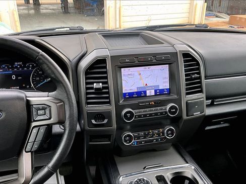 Used 2020 Ford Expedition XLT w/ Equipment Group 202A image 7