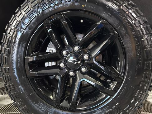 Used 2021 Chevrolet Silverado 1500 LT Trail Boss w/ Convenience Package II AWD/4WD image 38