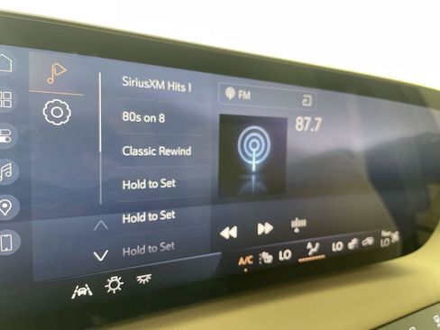 Used 2025 Buick Enclave Preferred image 13