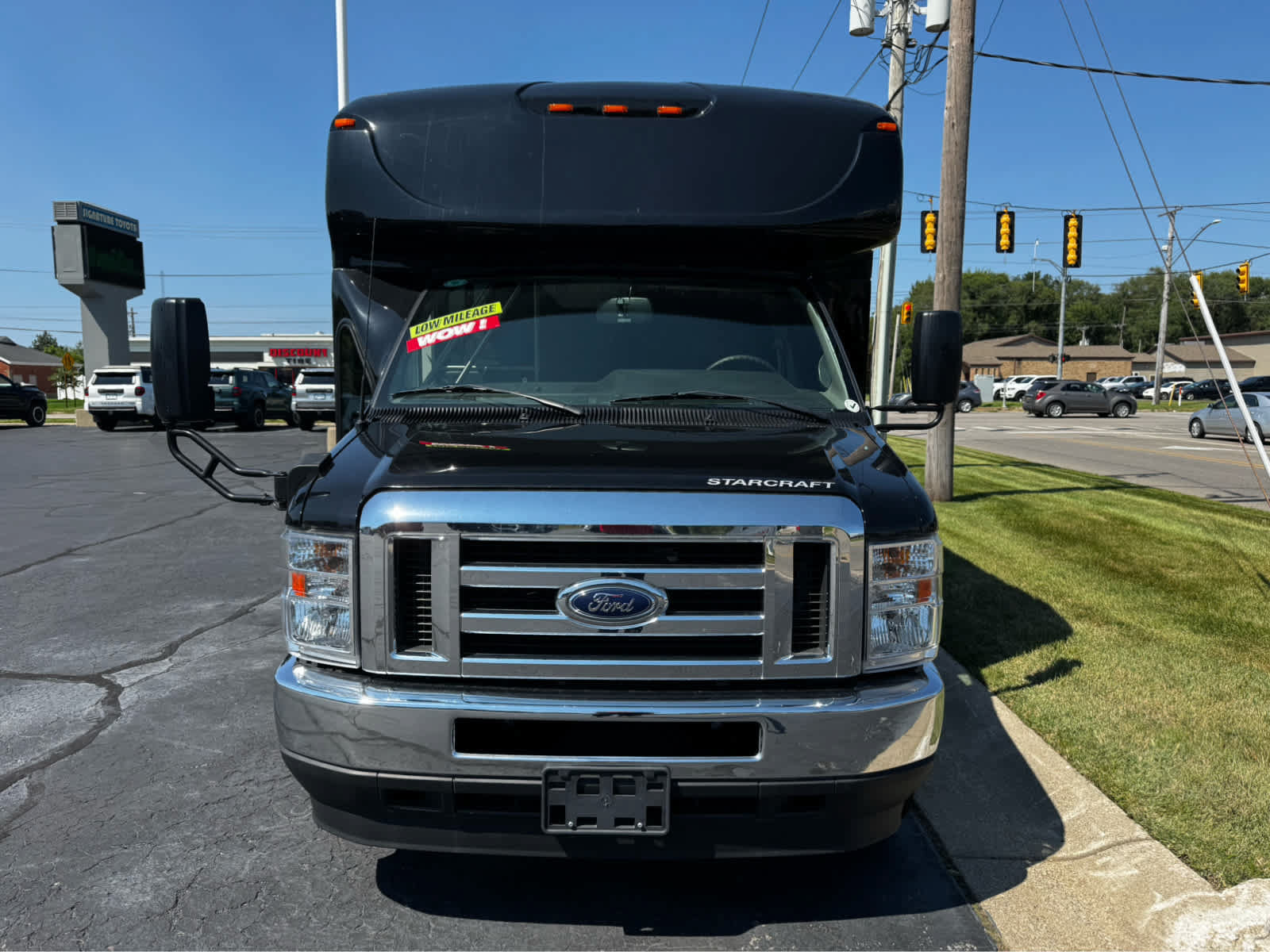 Used 2025 Ford E-450 and Econoline 450 Super Duty w/ Shuttle Bus Prep Package RWD image 2