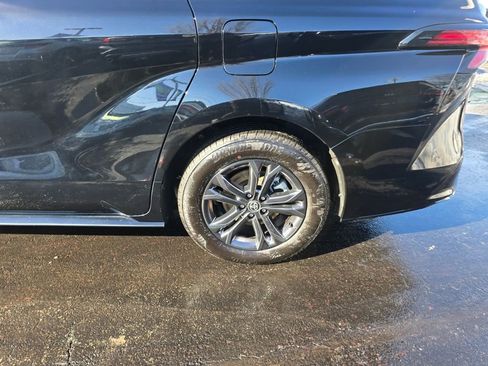 Certified 2025 Toyota Sienna XSE w/ XSE Plus Package image 4