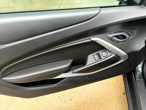 Used 2017 Chevrolet Camaro LT image 9