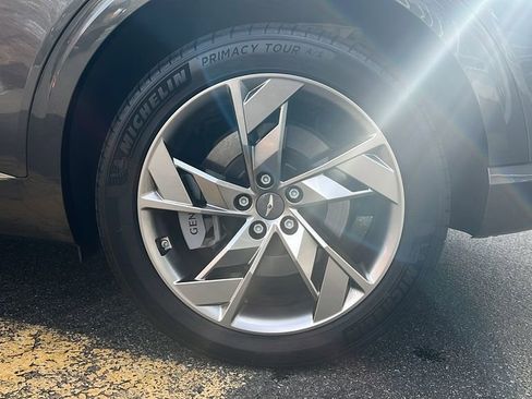 Used 2025 Genesis Electrified GV70 Advanced image 10