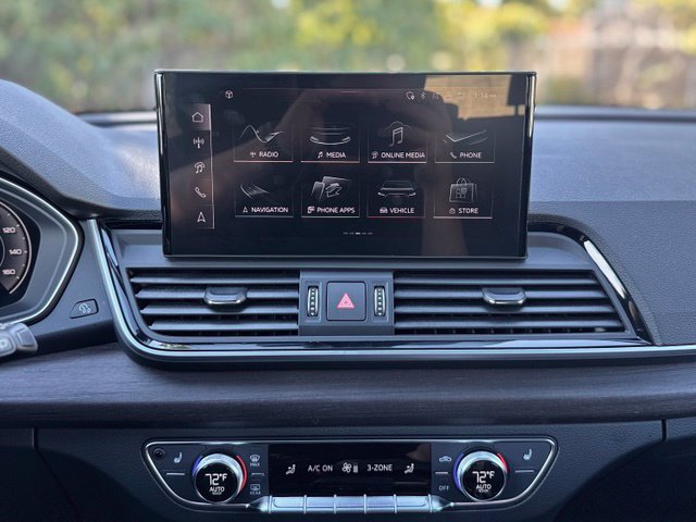 Used 2024 Audi Q5 e Premium Plus w/ Premium Plus Package AWD/4WD image 24