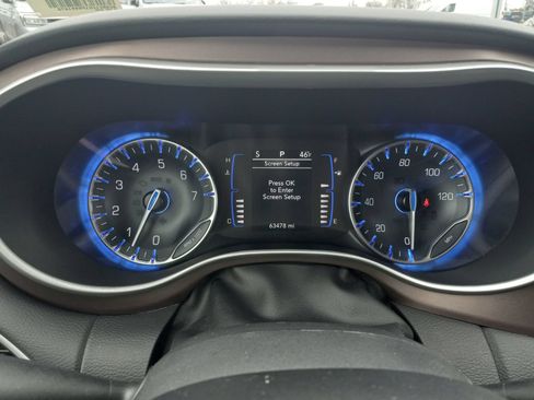 Used 2023 Chrysler Voyager LX FWD image 19