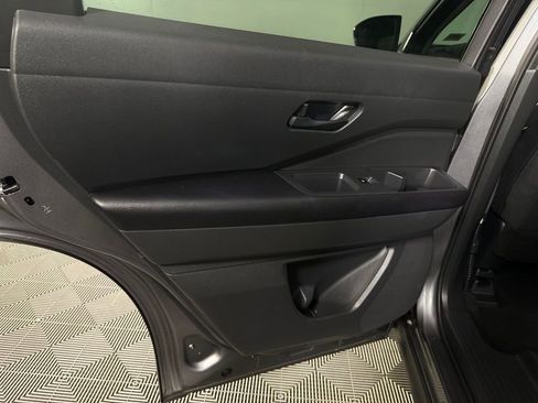 Used 2025 Nissan Pathfinder SV FWD image 26