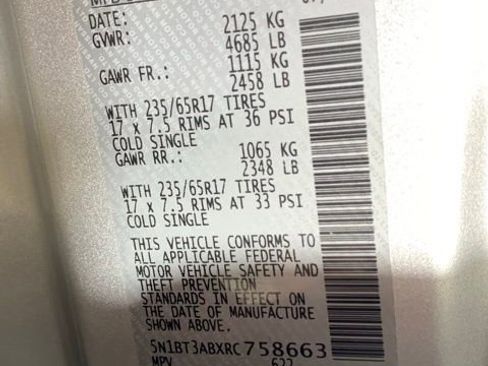 Used 2024 Nissan Rogue S image 38