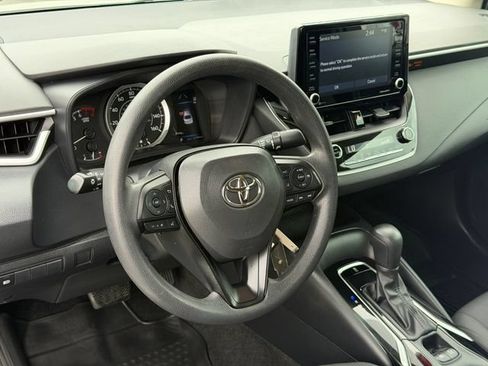 Used 2022 Toyota Corolla LE FWD image 10