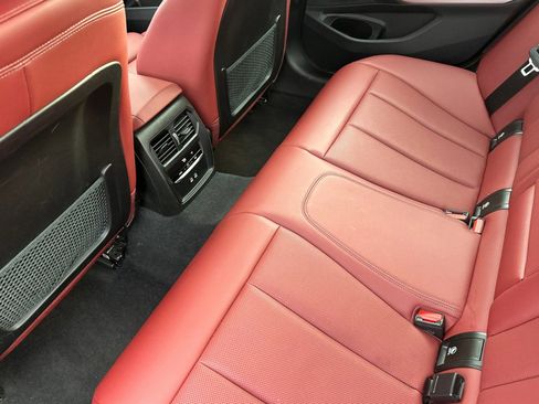 Used 2023 BMW 330e w/ Convenience Package image 25