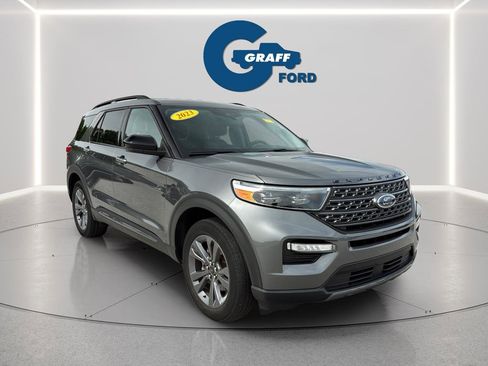 Used 2023 Ford Explorer XLT w/ Equipment Group 202A AWD/4WD image 4