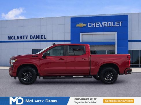 Used 2024 Chevrolet Silverado 1500 RST w/ Z71 Off-Road Package AWD/4WD image 3