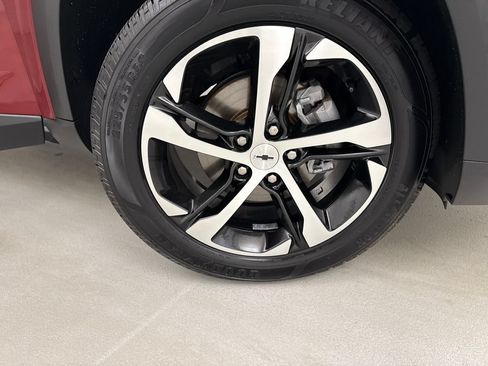 Used 2024 Chevrolet Trax RS FWD image 25