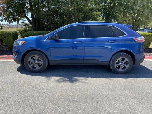 Used 2022 Ford Edge SEL w/ Sport Appearance Package AWD/4WD image 2