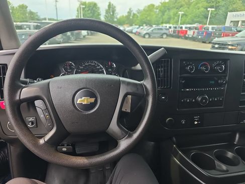 Used 2015 Chevrolet Express 3500 LS RWD image 23