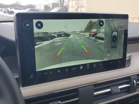 New 2026 Lincoln Corsair Premiere image 21