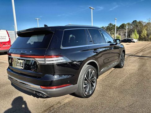 Used 2022 Lincoln Aviator Reserve w/ Equipment Group 201A image 8