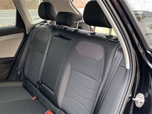 New 2026 Volkswagen Taos SE image 23