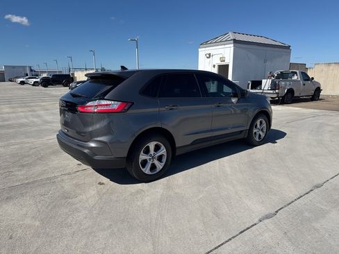 Used 2022 Ford Edge SE image 6