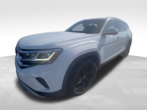 Used 2023 Volkswagen Atlas SE w/ Black Wheel Package AWD/4WD image 2