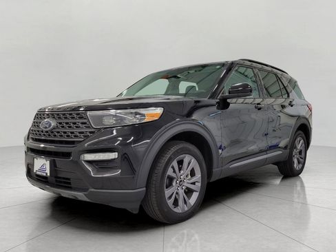 Used 2023 Ford Explorer XLT w/ Equipment Group 202A AWD/4WD image 42