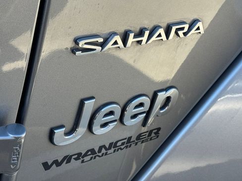 Used 2020 Jeep Wrangler Unlimited Sahara image 5