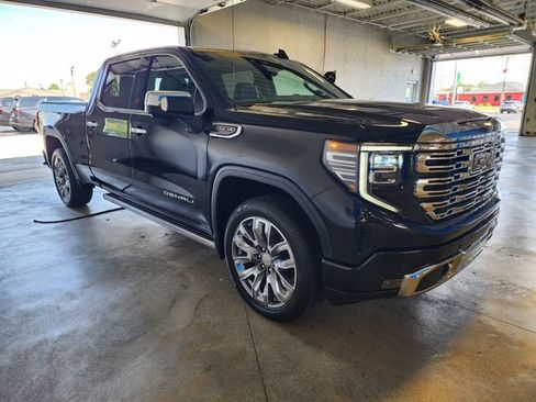 Used 2023 GMC Sierra 1500 Denali w/ Denali Reserve Package AWD/4WD image 5
