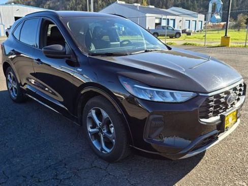 Used 2024 Ford Escape ST-Line image 3