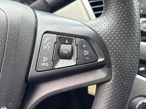 Used 2015 Chevrolet Cruze LT FWD image 16