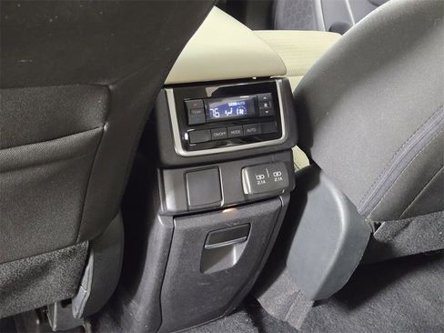 Certified 2021 Subaru Ascent Premium w/ Convenience Package image 16