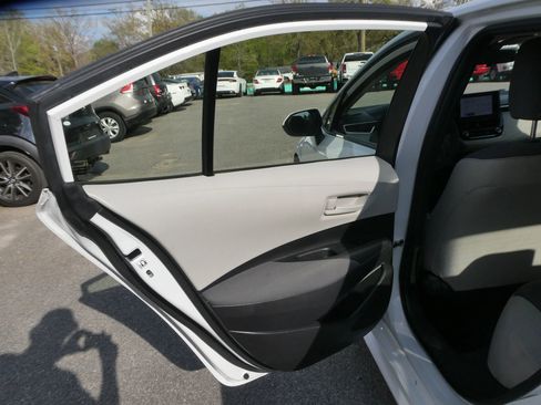 Used 2023 Toyota Corolla LE image 26