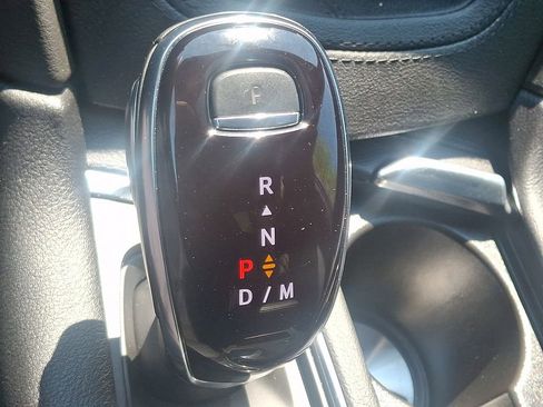 Used 2025 Cadillac XT6 Premium Luxury AWD/4WD image 16