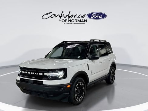 Used 2024 Ford Bronco Sport Outer Banks w/ Tech Package AWD/4WD image 3