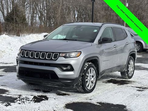 Used 2022 Jeep Compass Latitude image 29