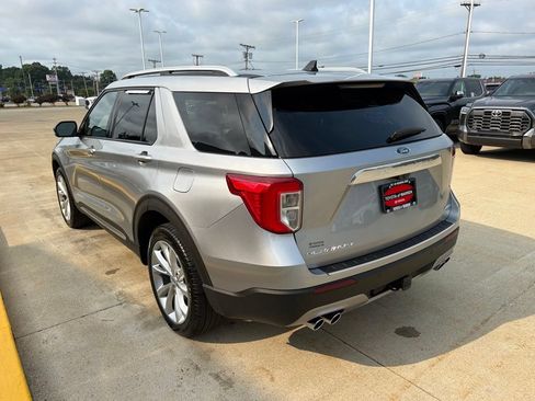 Used 2023 Ford Explorer Platinum w/ Technology Package AWD/4WD image 9