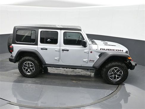 Used 2024 Jeep Wrangler Unlimited Rubicon w/ Capability Package image 31