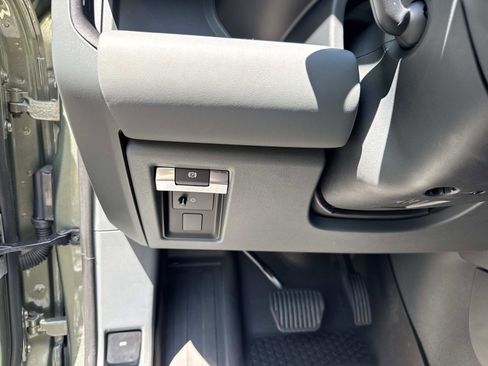 Certified 2025 Land Rover Defender 110 S image 32