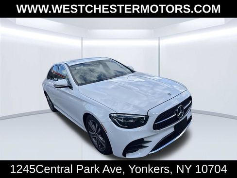 Used 2022 Mercedes-Benz E 350 4MATIC Sedan image 3