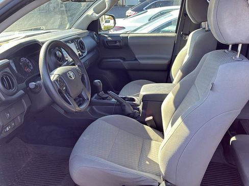 Used 2022 Toyota Tacoma SR w/ SR Convenience Package image 12